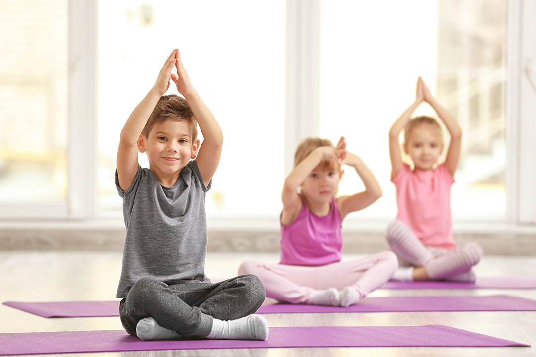 Lo yoga mantiene i bimbi in salute